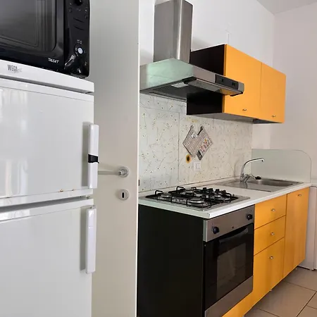 Aparthotel Beach 200 Mt Dal Mare - Il Lupo Affitta 3*