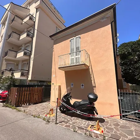 Aparthotel Beach 200 Mt Dal Mare - Il Lupo Affitta Rimini