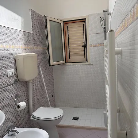 Ξενοδοχείο με διαμερίσματα Beach 200 Mt Dal Mare - Il Lupo Affitta 3*